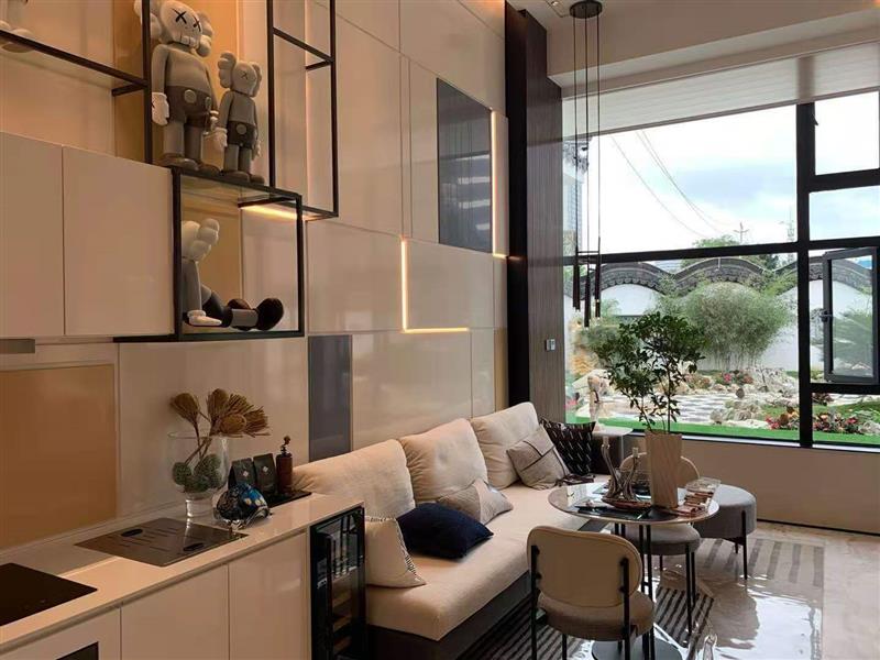 廖家湾TOD，12万，现房LOFT，双地铁旁，自带商超