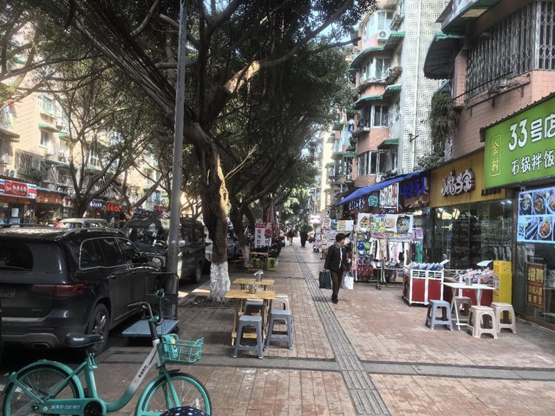 西门金沙双小区大门口双边街小铺子